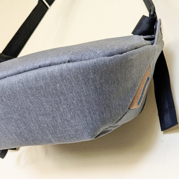 Peak Design 5L everyday sling, ash grey,  NWT - Picture 3 of 6